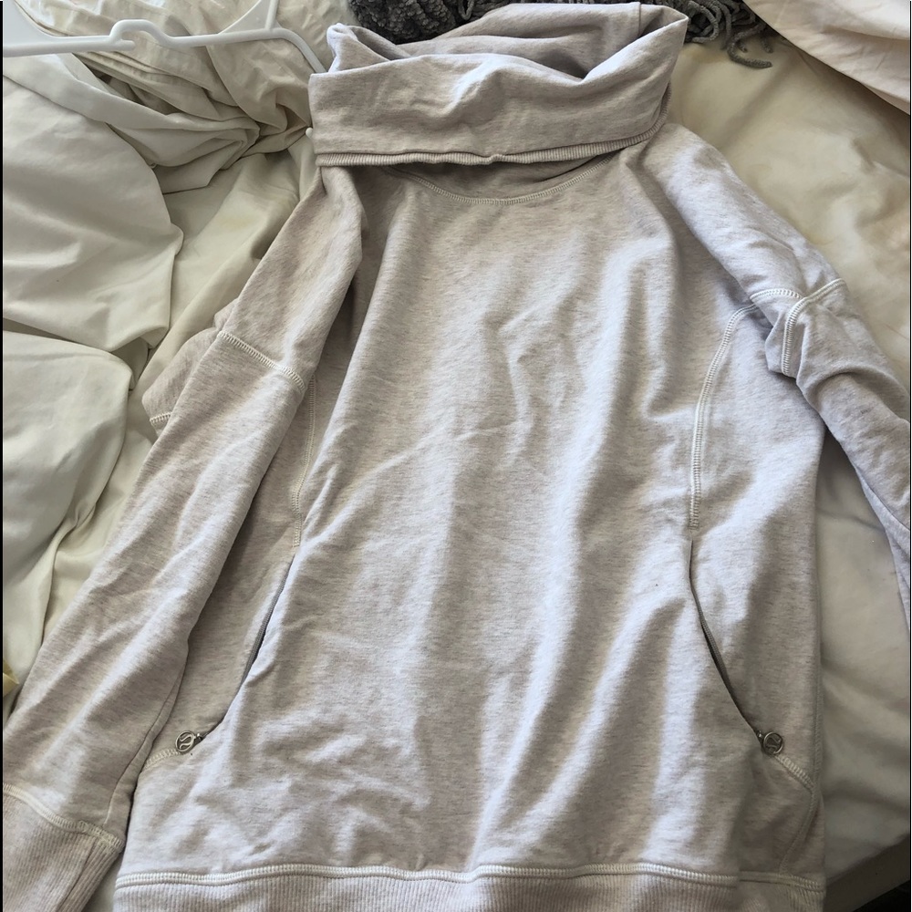 Lululemon turtle neck sweatshirt